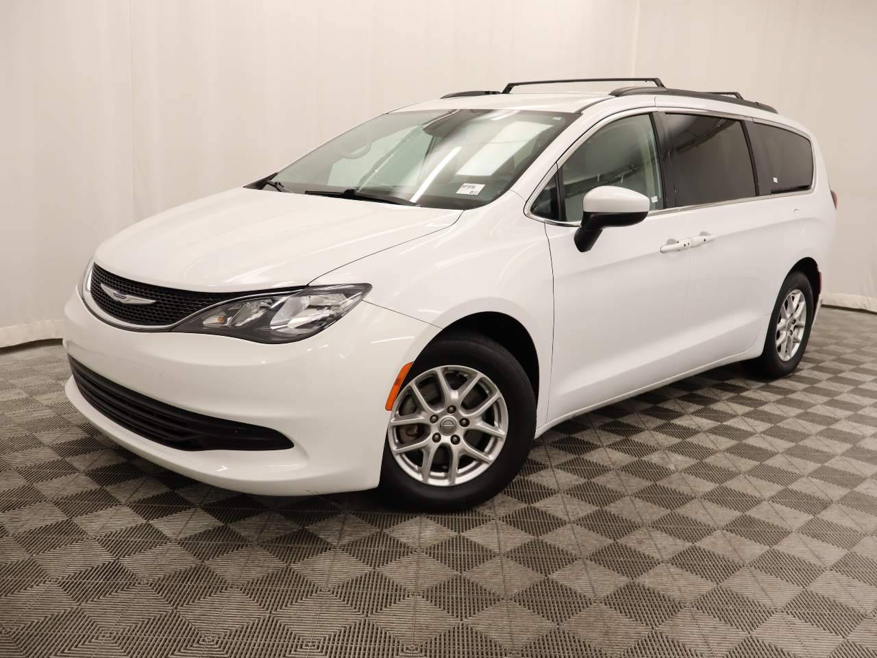 2020 Chrysler Voyager LXI — Minivan — 88,707 mi — Scottsdale, AZ