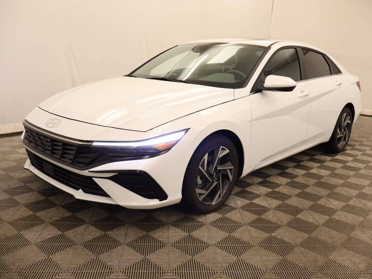 2025 Hyundai Elantra SEL Convenience — Sedan — 4,633 mi — Scottsdale, AZ