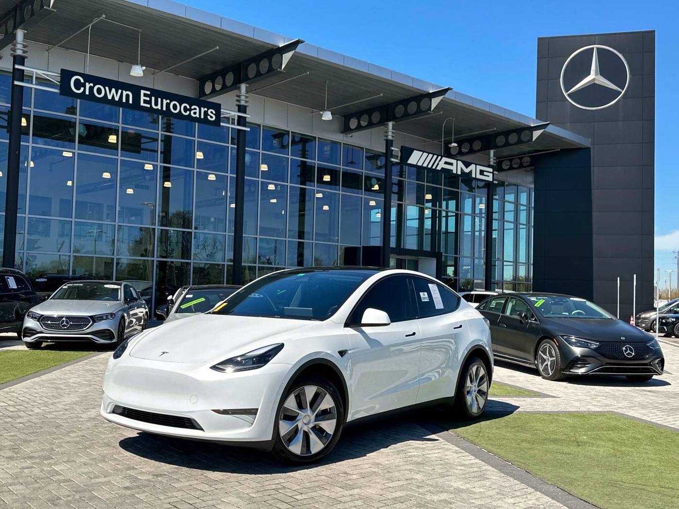 2023 Tesla Model Y Long Range — SUV — 5,652 mi — Pinellas Park, FL
