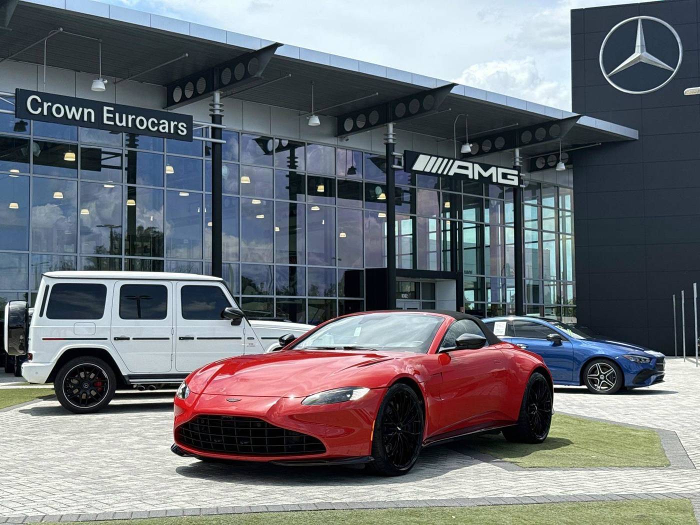 2022 Aston Martin Vantage Standard