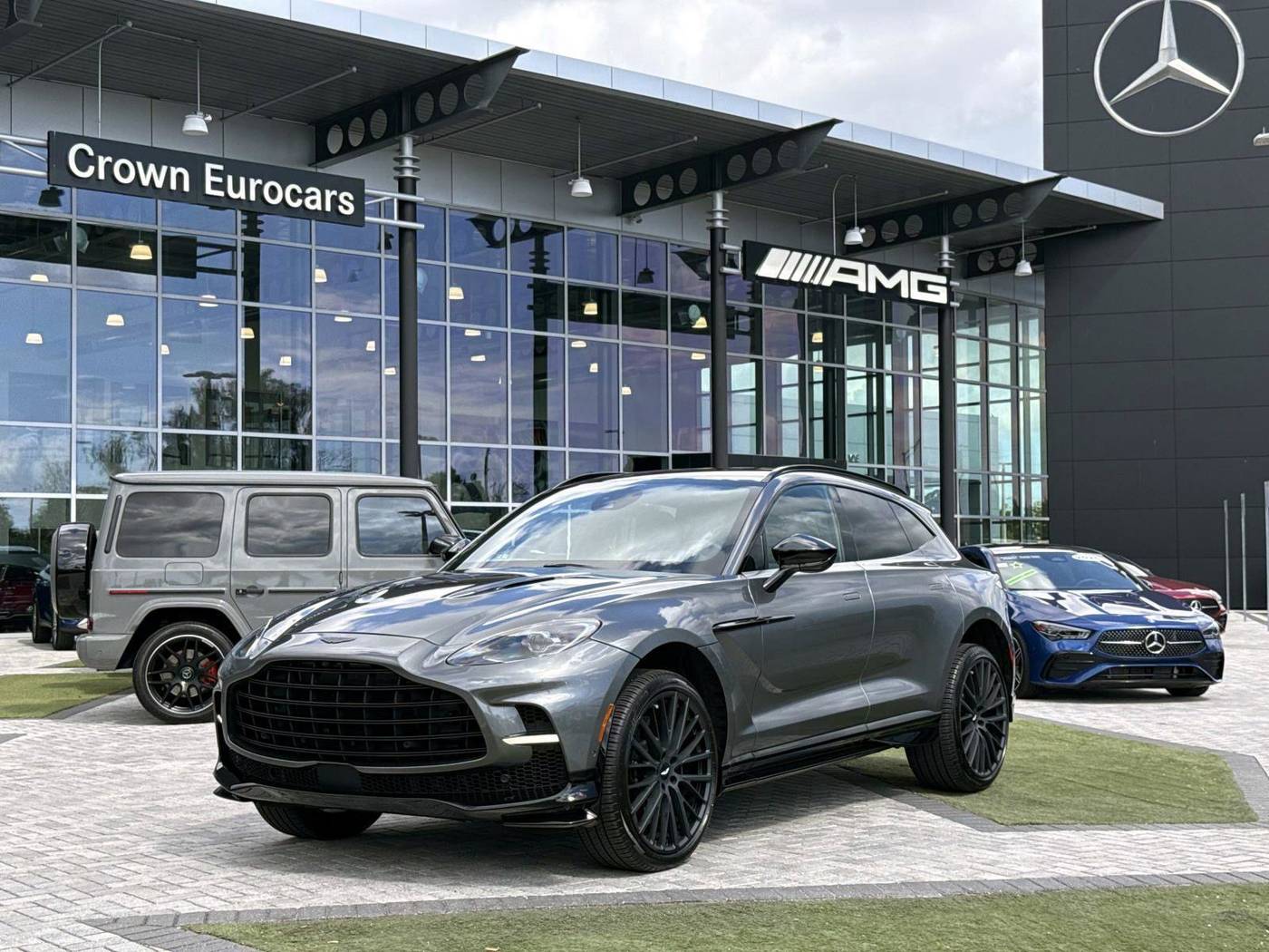 2023 Aston Martin DBX 707