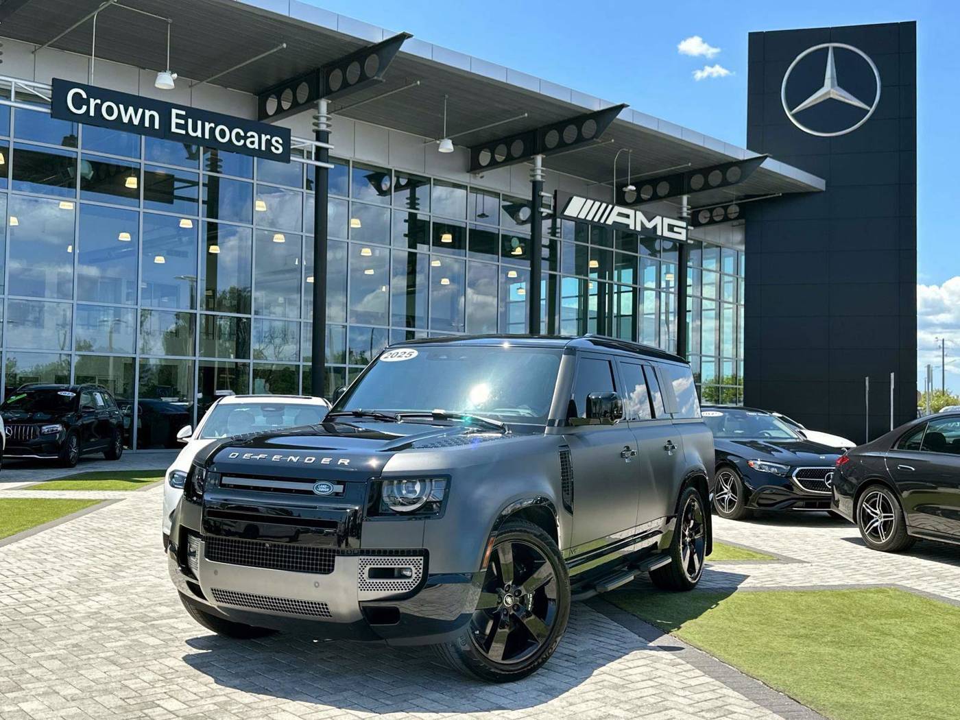 2025 Land Rover Defender V8 — SUV — 380 mi — Pinellas Park, FL