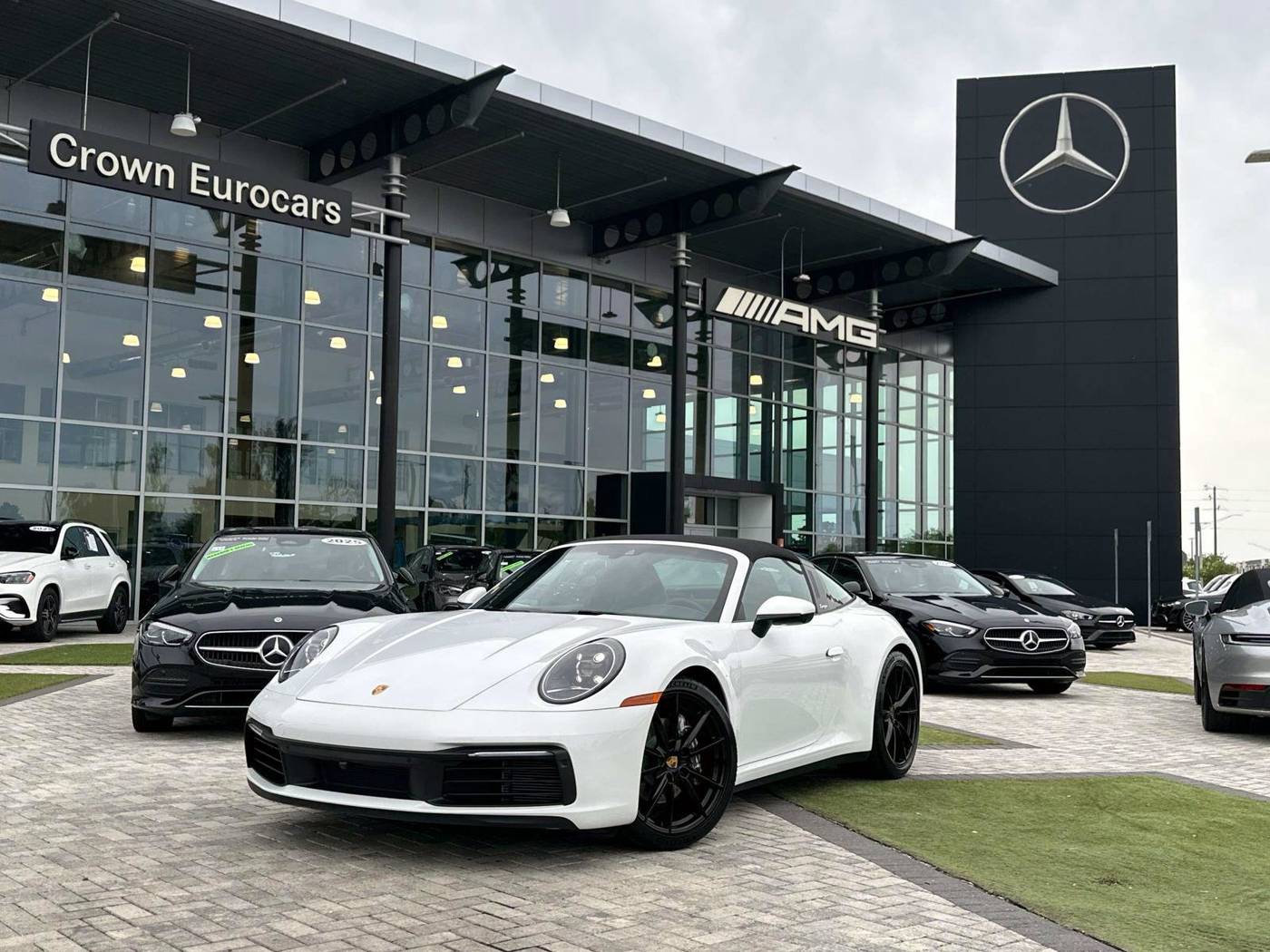 2024 Porsche 911 Carrera 4 — Coupe — 2,195 mi — Pinellas Park, FL