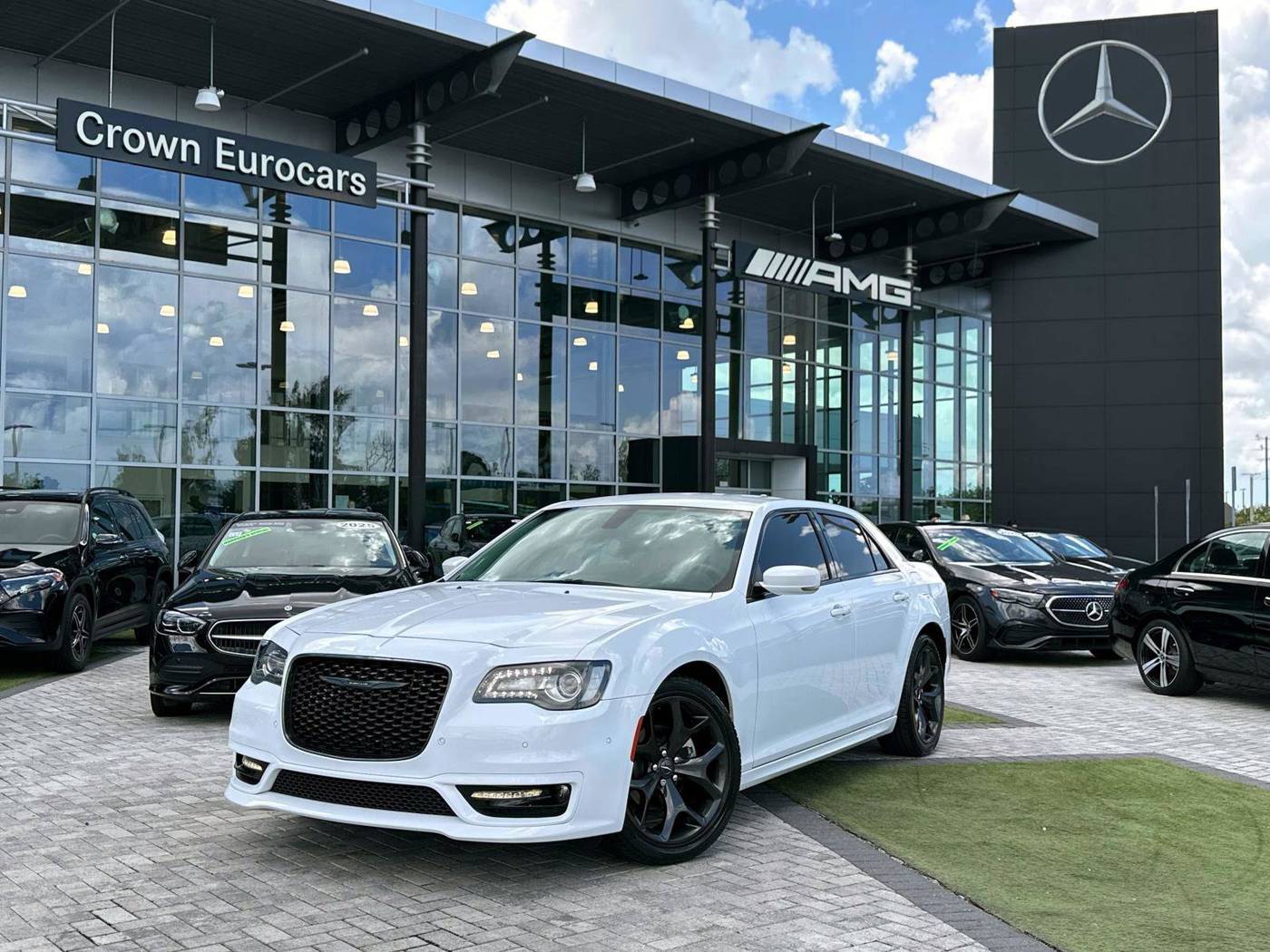 2021 Chrysler 300 Touring L — Sedan — 23,736 mi — Pinellas Park, FL