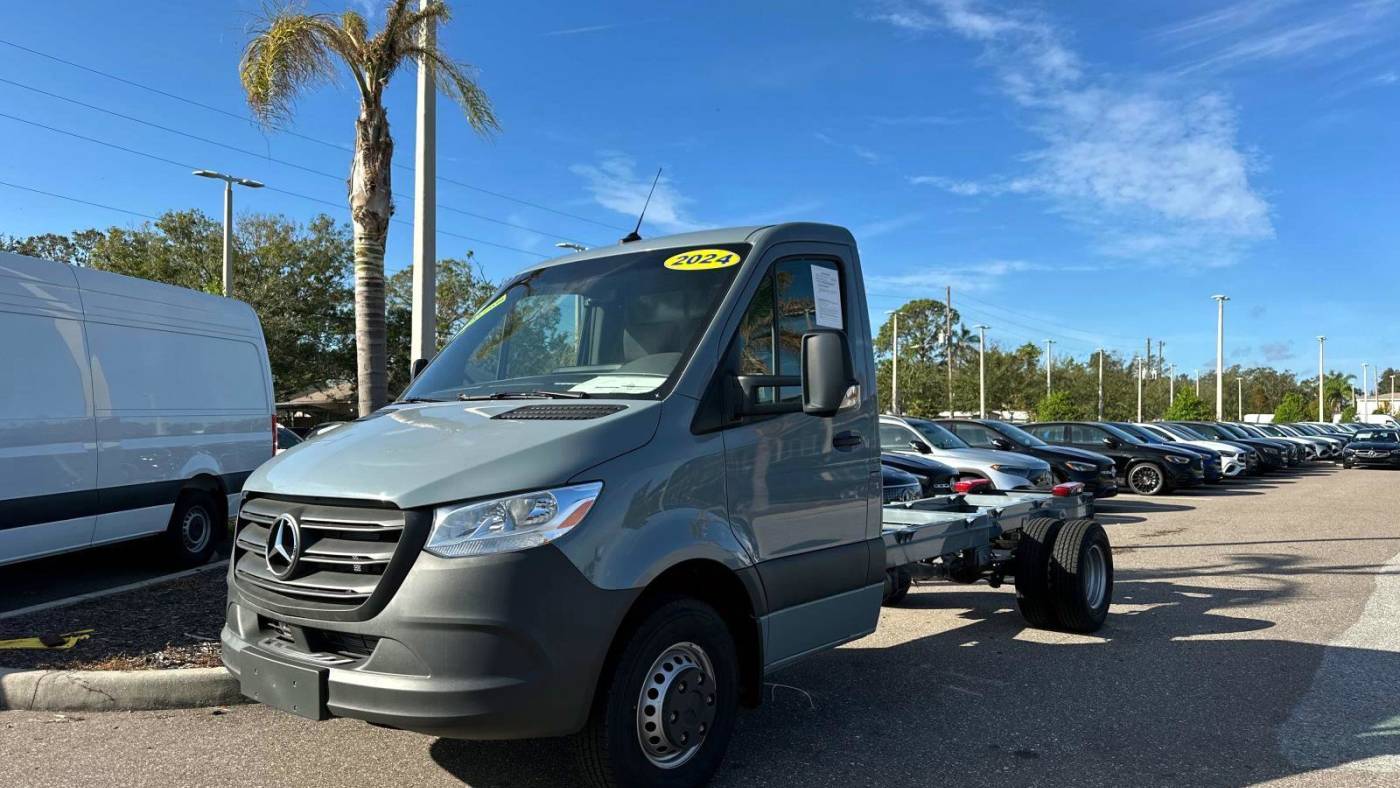 2024 Mercedes-Benz Sprinter Cab Chassis Sprinter Cab Chassis — Chassis Cab Truck — 10 mi — Pinellas Park, FL