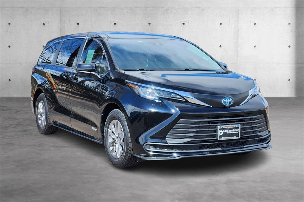 2021 Toyota Sienna LE — Minivan — 46,404 mi — Colorado Springs, CO