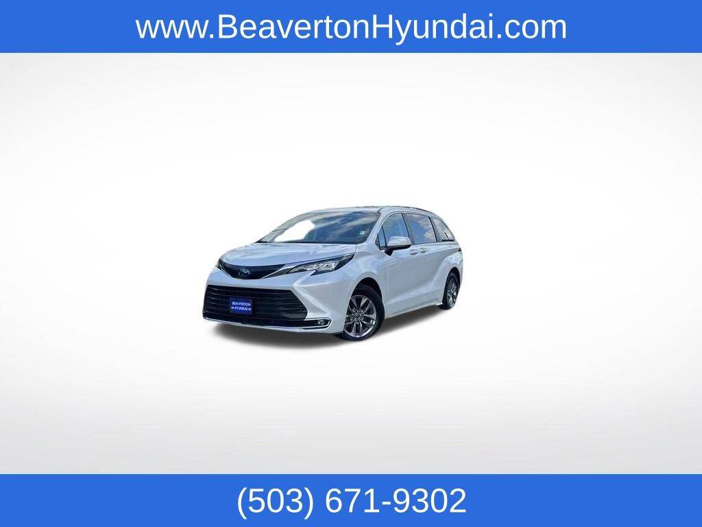2022 Toyota Sienna XLE — Minivan — 7,138 mi — Beaverton, OR