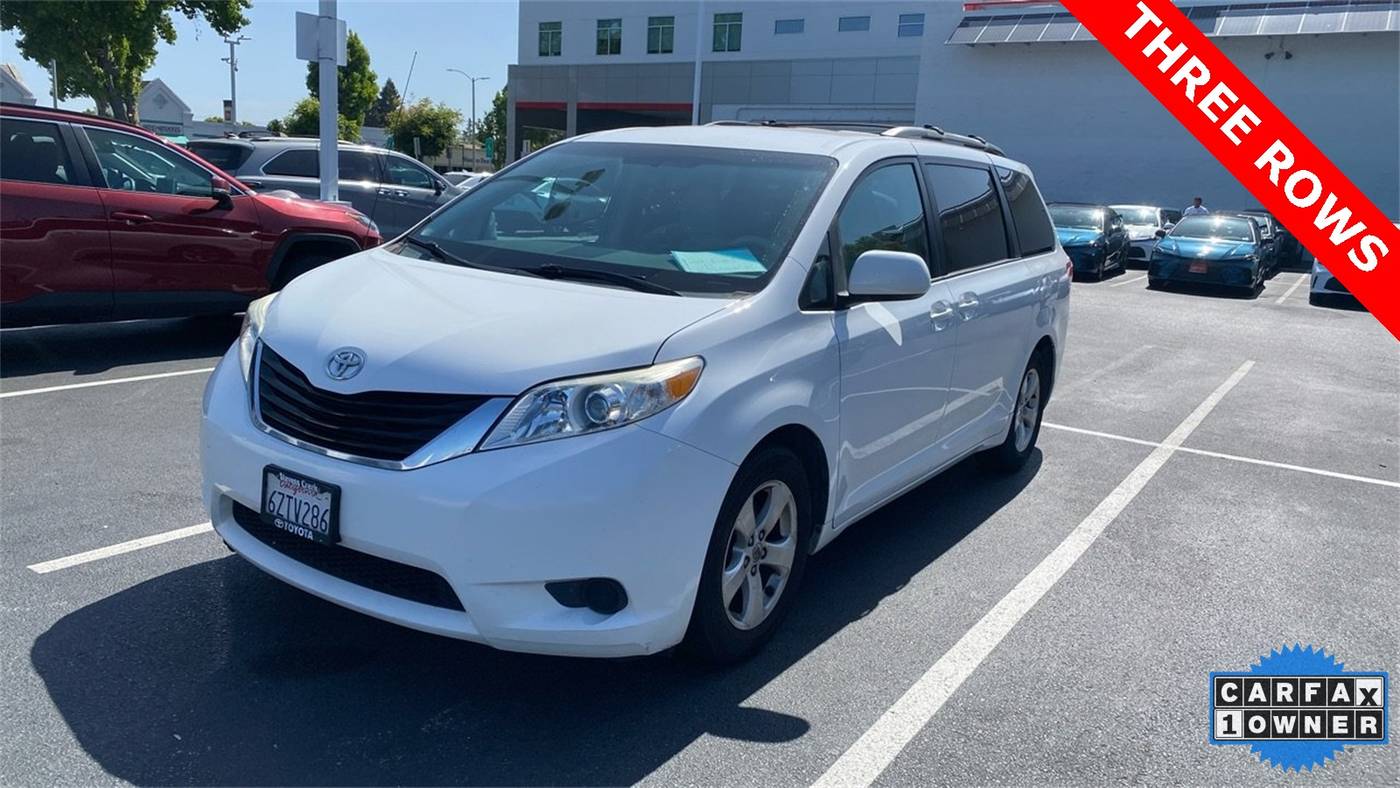 2013 Toyota Sienna LE — Minivan — 163,352 mi — Sunnyvale, CA