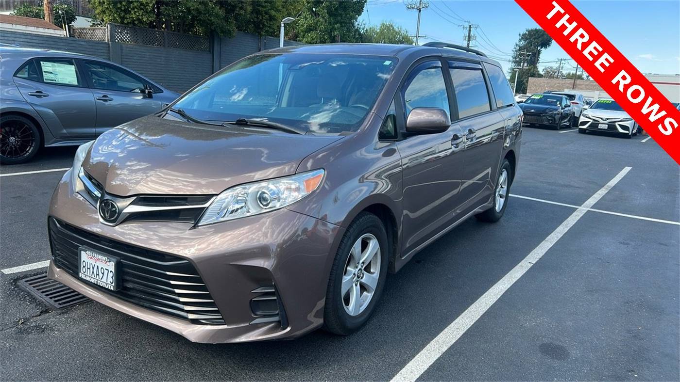 2019 Toyota Sienna LE — Minivan — 32,607 mi — Sunnyvale, CA