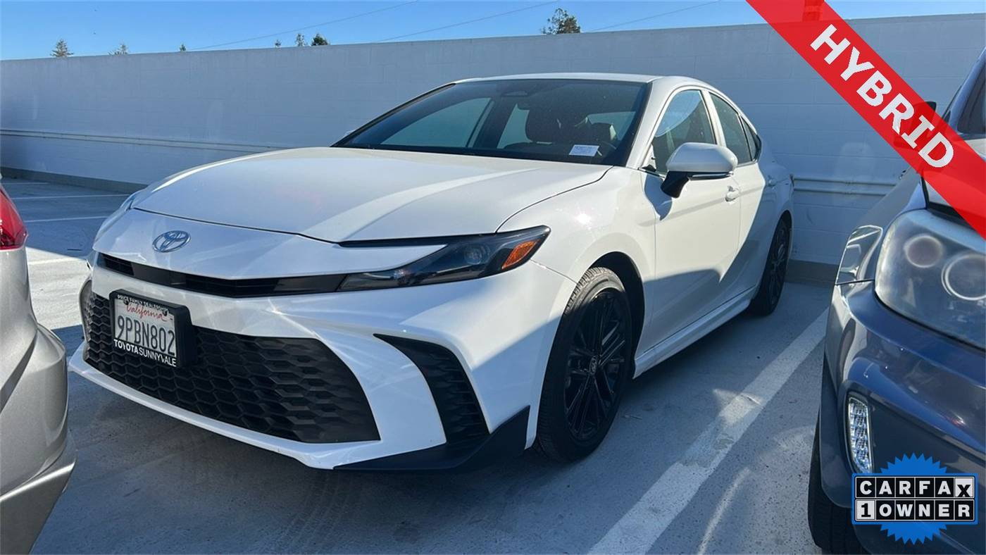 2025 Toyota Camry Hybrid SE — Sedan — 14,283 mi — Sunnyvale, CA