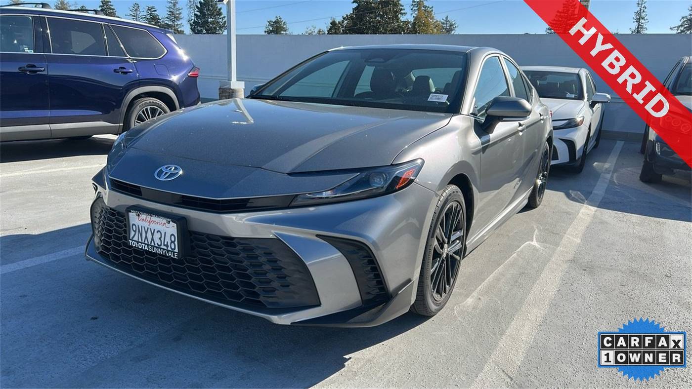 2025 Toyota Camry Hybrid SE — Sedan — 14,425 mi — Sunnyvale, CA