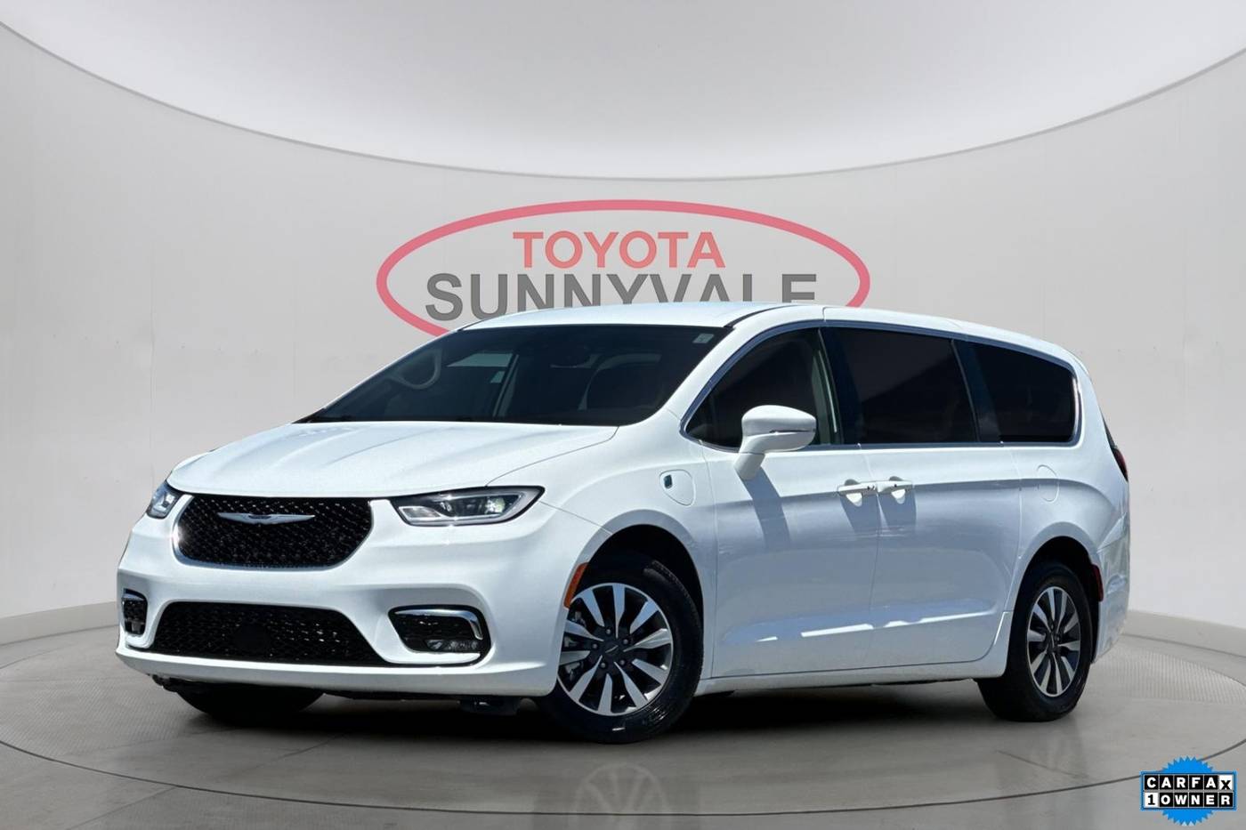 2022 Chrysler Pacifica Hybrid Touring L — Minivan — 62,448 mi — Sunnyvale, CA
