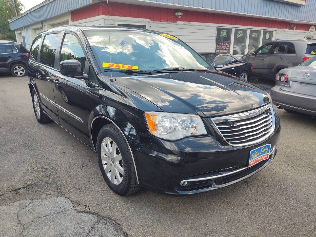 2014 Chrysler Town & Country Touring — Minivan — 114,644 mi — Alden, NY