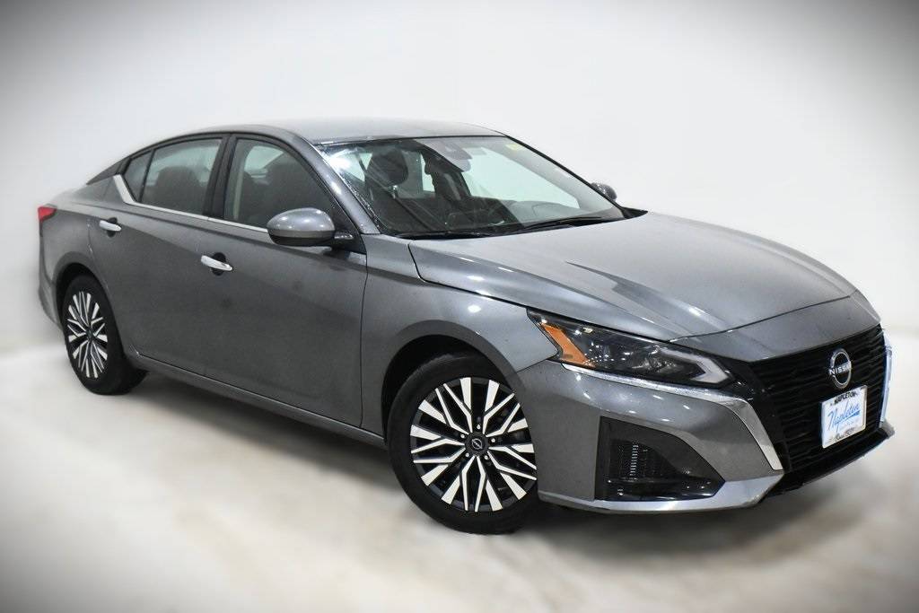 2023 Nissan Altima SV — Sedan — 43,218 mi — Lansing, IL