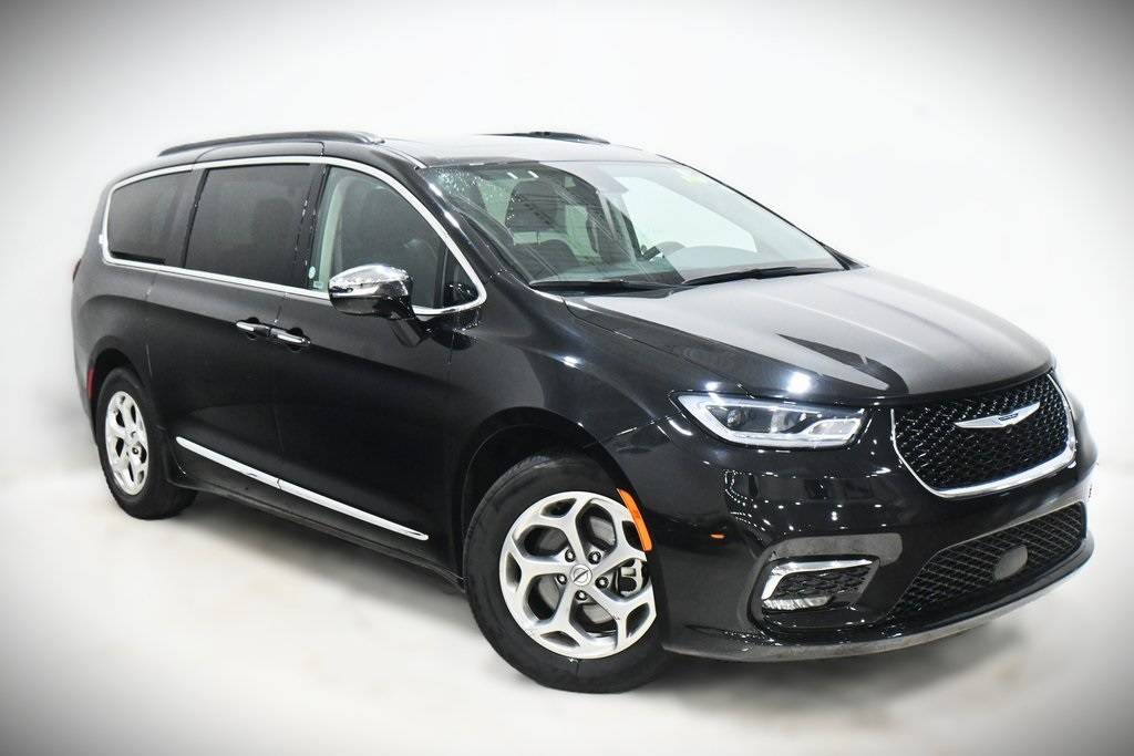 2023 Chrysler Pacifica Limited — Minivan — 55,399 mi — Lansing, IL