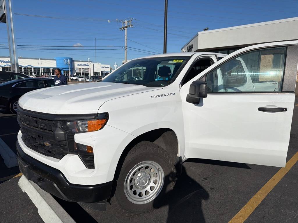 2023 Chevrolet Silverado 1500 WT — Pickup Truck — 77,367 mi — Lansing, IL