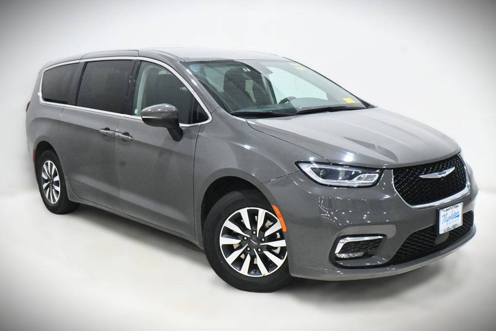 2023 Chrysler Pacifica Hybrid Touring L — Minivan — 63,705 mi — Lansing, IL