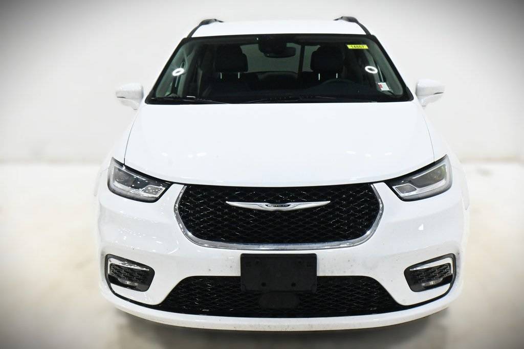 2022 Chrysler Pacifica Touring L — Minivan — 65,147 mi — Lansing, IL