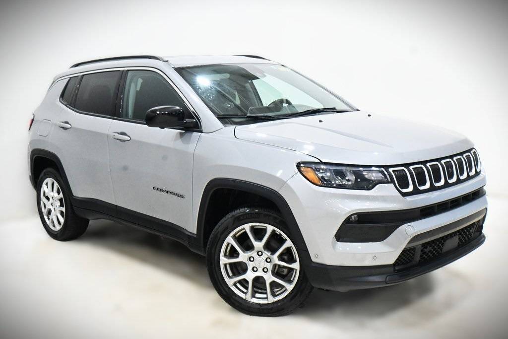 2022 Jeep Compass Latitude Lux — SUV — 29,600 mi — Lansing, IL