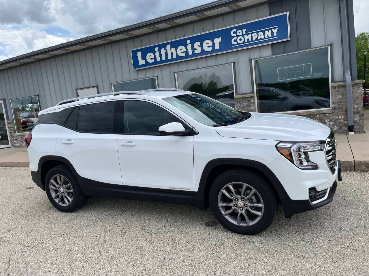 2024 GMC Terrain SLT — SUV — 16,760 mi — West Bend, WI