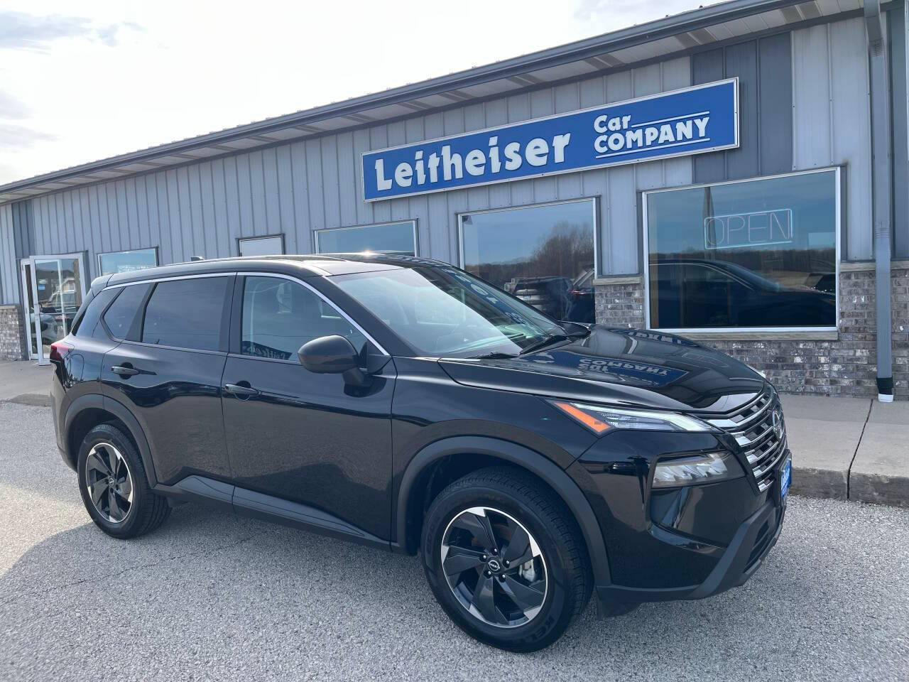 2024 Nissan Rogue SV — SUV — 24,675 mi — West Bend, WI