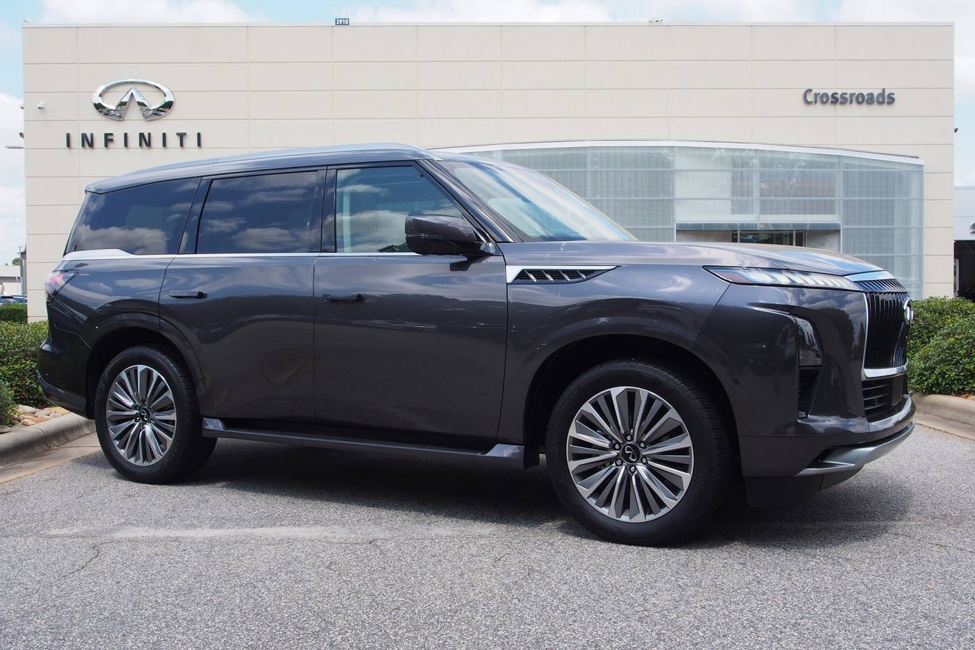 2025 INFINITI QX80 LUXE — SUV — 167 mi — Raleigh, NC