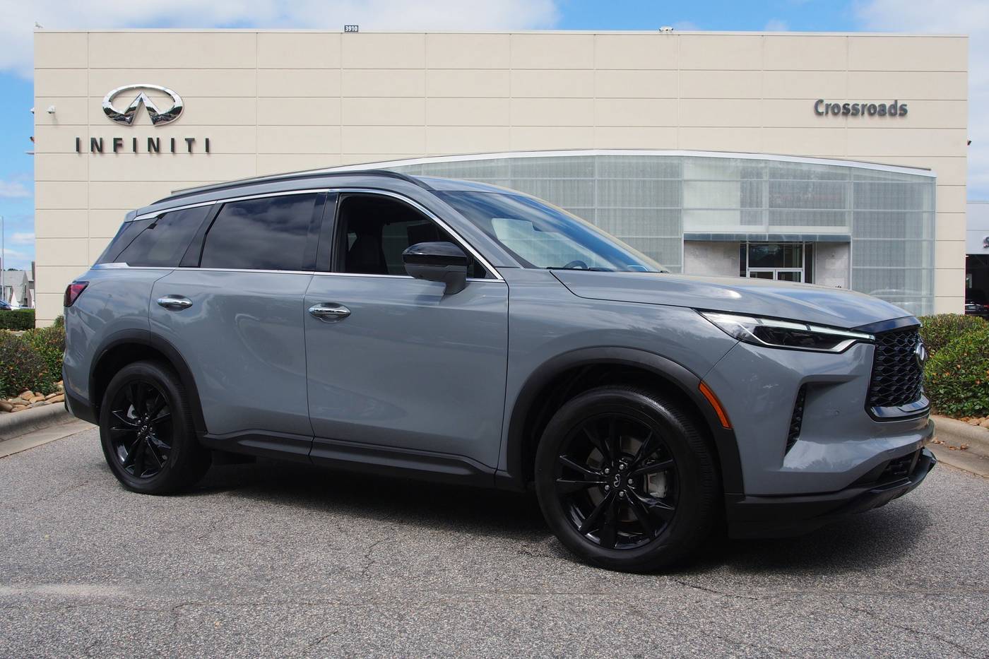 2025 INFINITI QX60 LUXE — SUV — 10,871 mi — Raleigh, NC