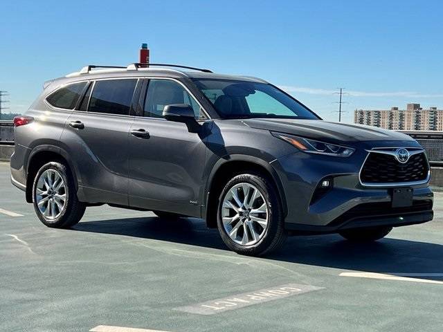 2023 Toyota Highlander Hybrid Limited — SUV — 41,351 mi — Alexandria, VA