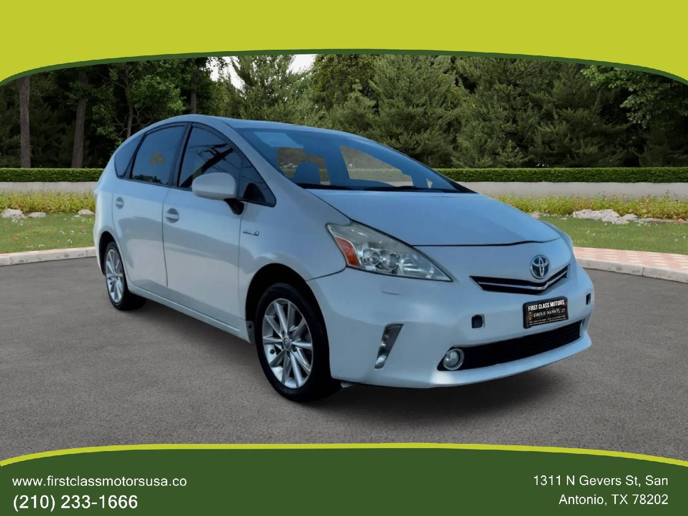 2014 Toyota Prius v Five