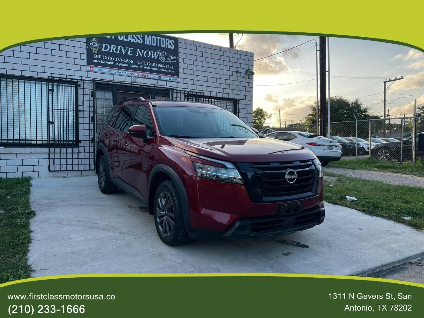 2022 Nissan Pathfinder SV