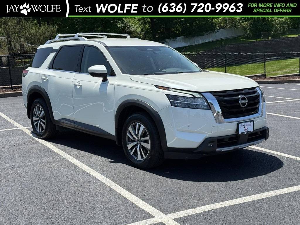 2023 Nissan Pathfinder SL — SUV — 24,177 mi — Ballwin, MO