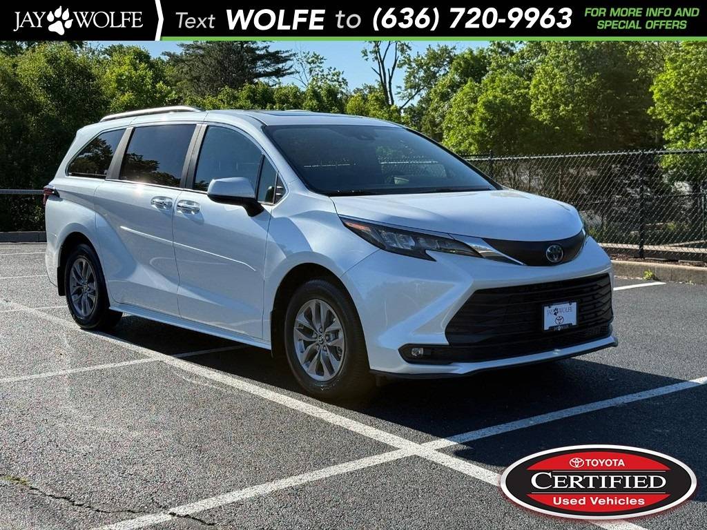 2025 Toyota Sienna XLE — Minivan — 5,383 mi — Ballwin, MO