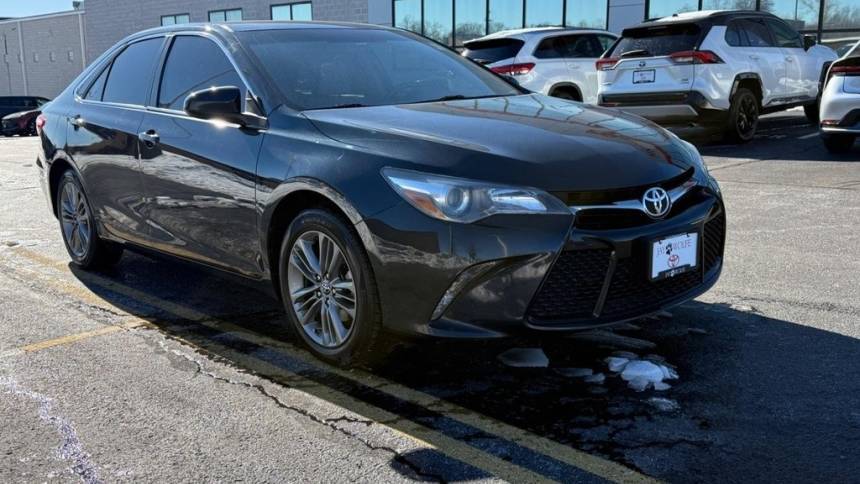 2016 Toyota Camry SE — Sedan — 132,141 mi — Ballwin, MO