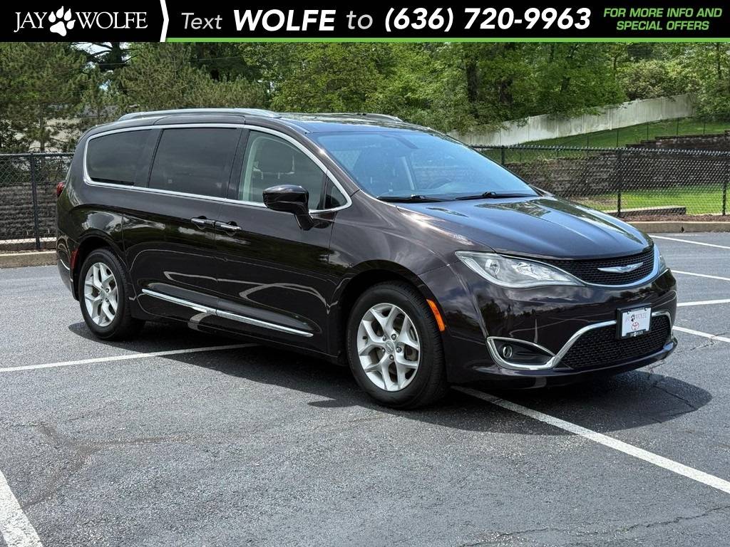 2018 Chrysler Pacifica Touring L Plus — Minivan — 86,442 mi — Ballwin, MO