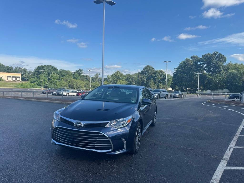 2018 Toyota Avalon XLE Premium — Sedan — 27,185 mi — Ballwin, MO