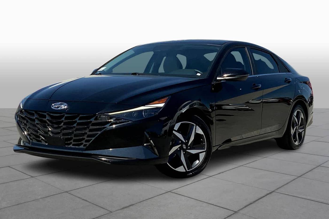 2023 Hyundai Elantra Limited — Sedan — 31,848 mi — Pensacola, FL