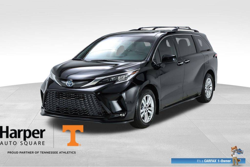 2022 Toyota Sienna XSE — Minivan — 65,998 mi — Knoxville, TN
