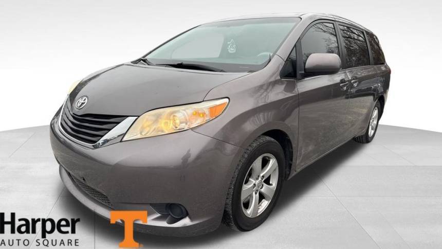 2014 Toyota Sienna LE — Minivan — 118,190 mi — Knoxville, TN