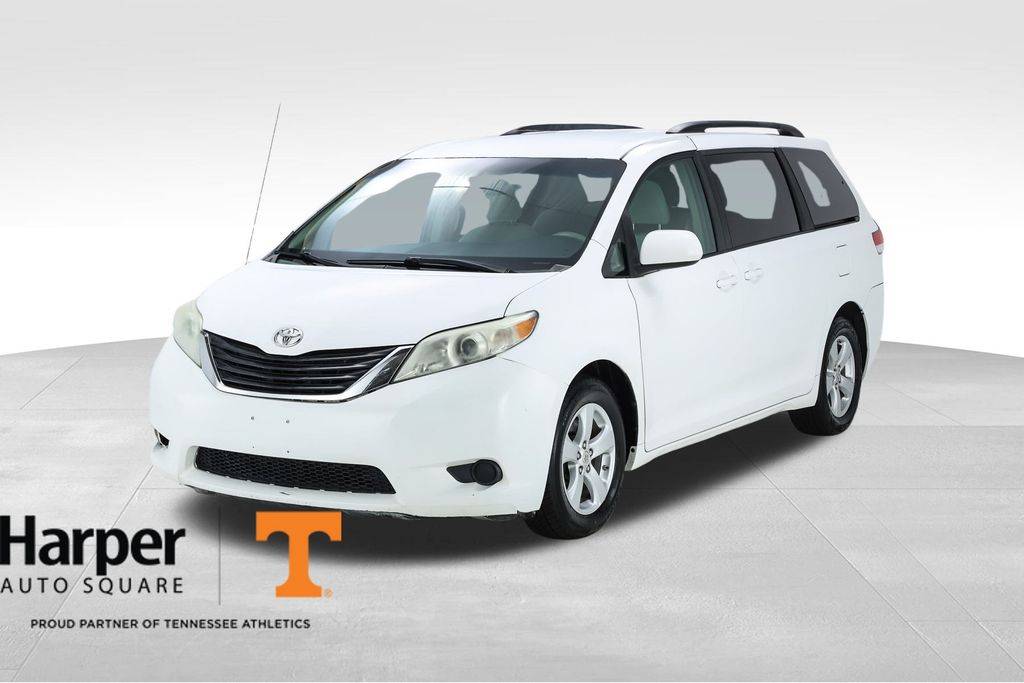 2011 Toyota Sienna Base — Minivan — 195,489 mi — Knoxville, TN