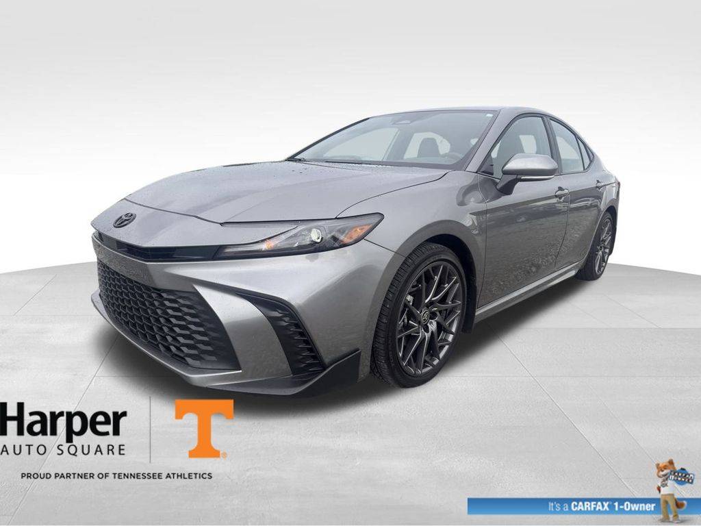 2025 Toyota Camry SE — Sedan — 4,370 mi — Knoxville, TN