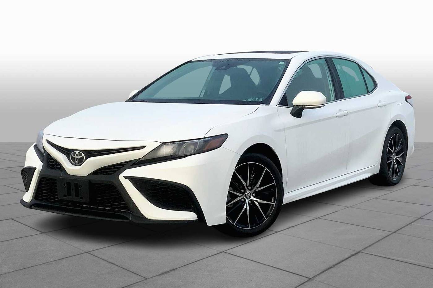 2022 Toyota Camry SE — Sedan — 19,610 mi — Columbus, GA