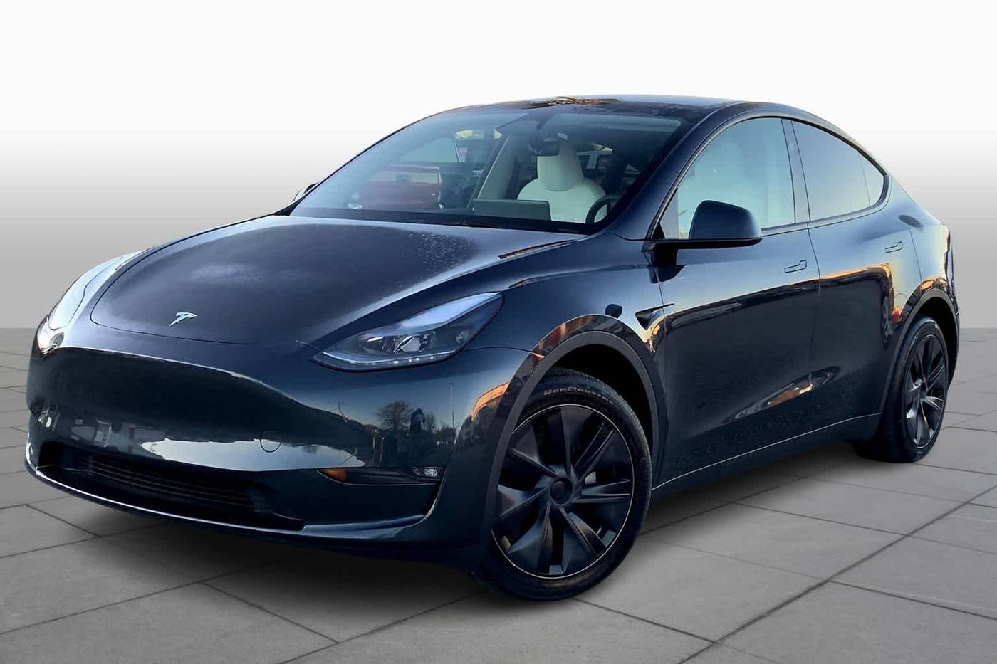 2025 Tesla Model Y Long Range — SUV — 3,760 mi — Columbus, GA