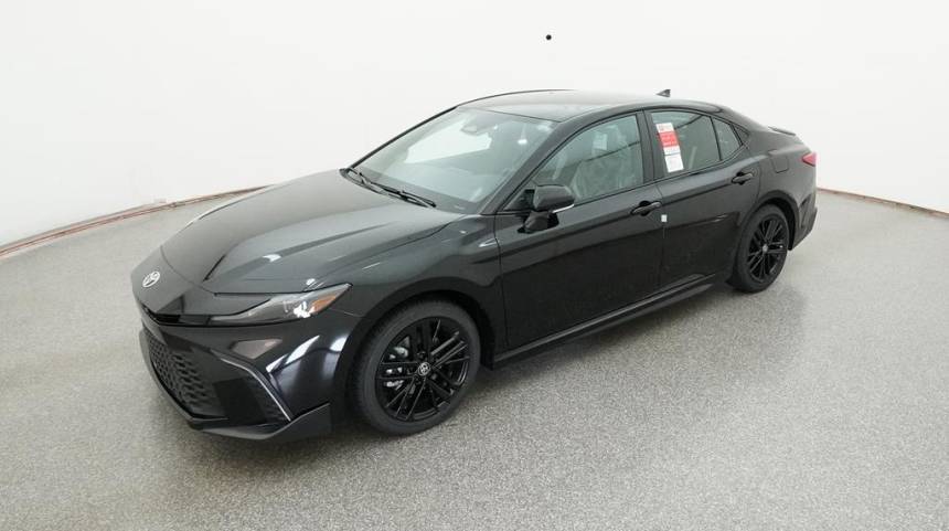 2025 Toyota Camry Hybrid SE — Sedan — 19,530 mi — Columbus, GA