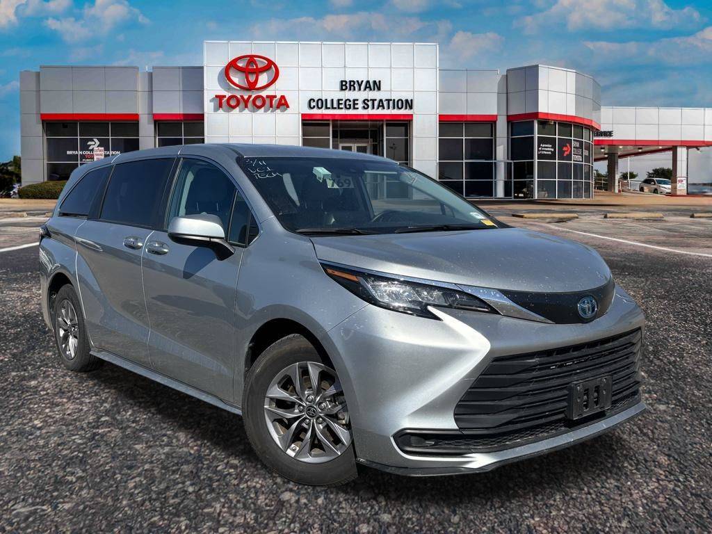 2023 Toyota Sienna LE — Minivan — 47,246 mi — Bryan, TX