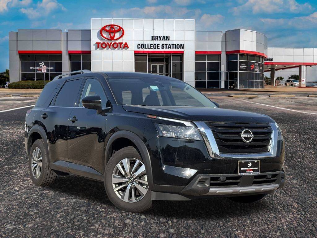2025 Nissan Pathfinder SL — SUV — 5,718 mi — Bryan, TX