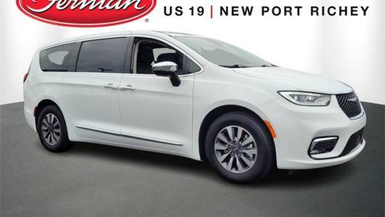 2023 Chrysler Pacifica Hybrid Limited — Minivan — 15,756 mi — New Port Richey, FL