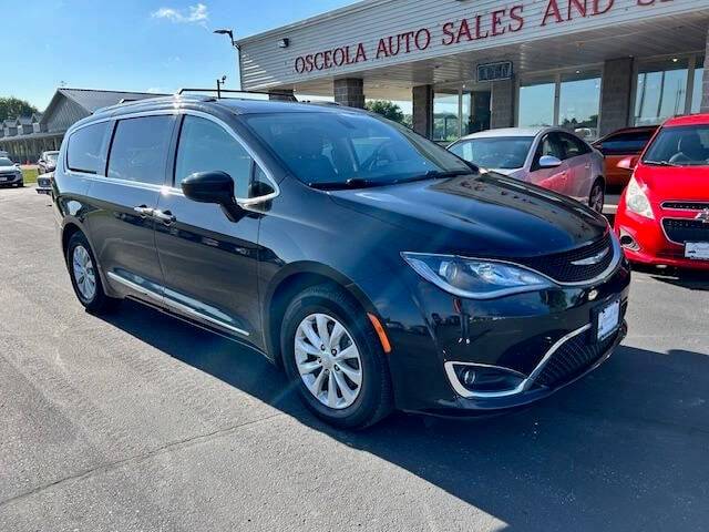 2019 Chrysler Pacifica Touring L — Minivan — 141,945 mi — Osceola, WI