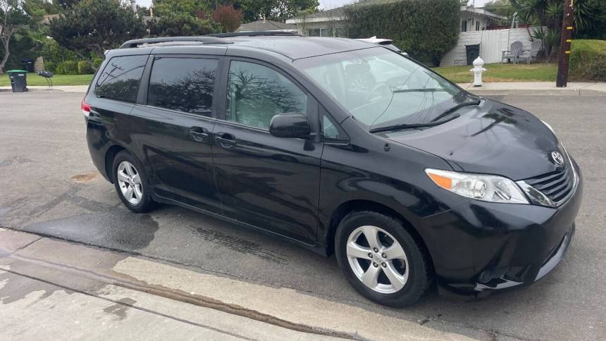 2014 Toyota Sienna LE — Minivan — 80,900 mi — Costa Mesa, CA