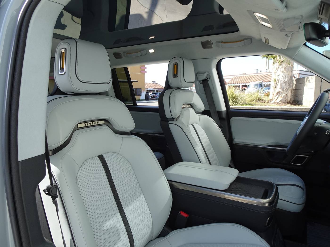 2024 Rivian R1S Adventure — SUV — 4,902 mi — Redondo Beach, CA