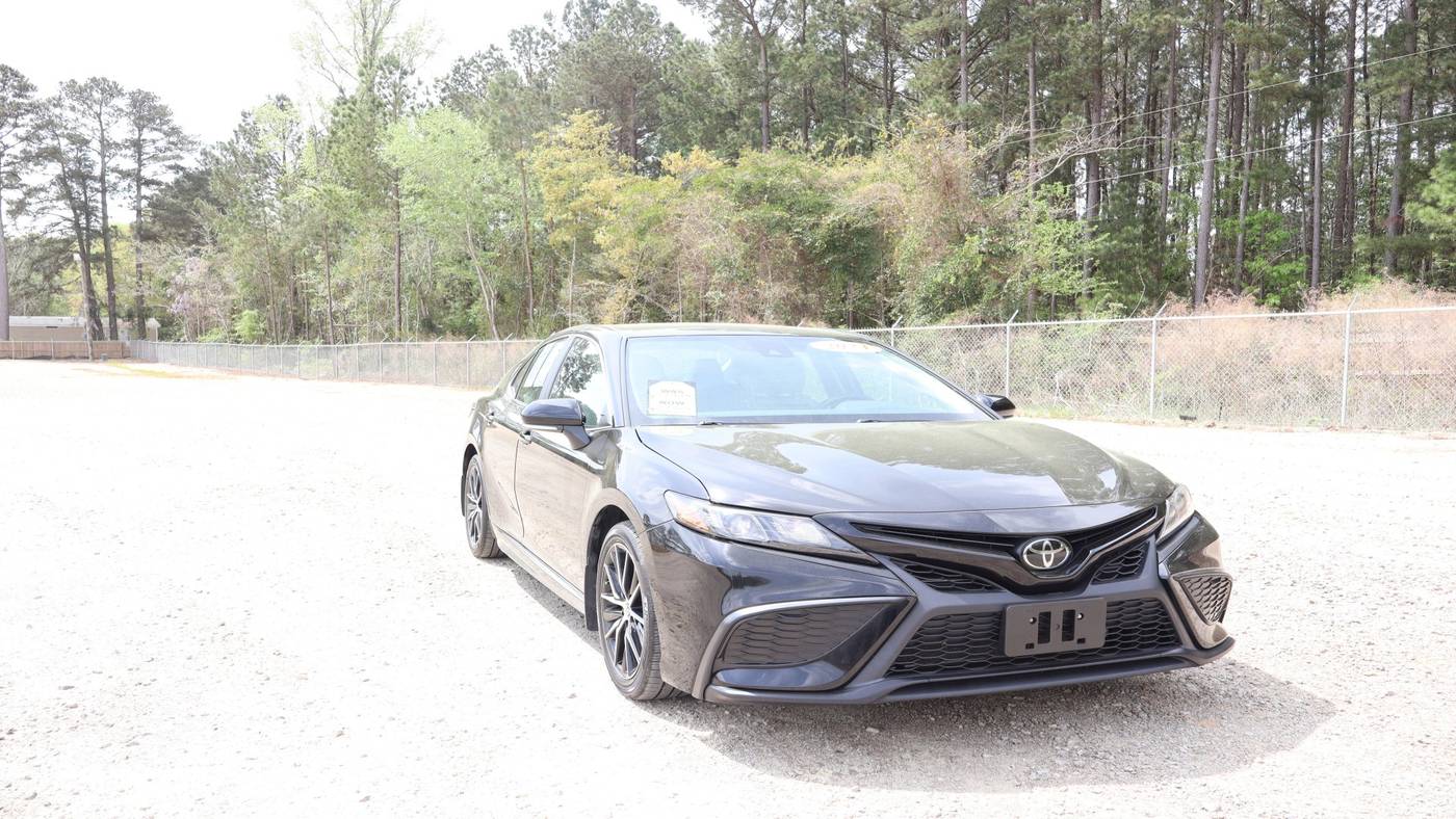 2023 Toyota Camry SE — Sedan — 30,212 mi — Fayetteville, NC